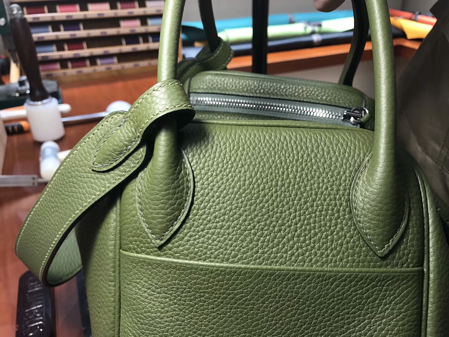 爱马仕 HERMES Lindy 26/30cm 6h橄榄绿vert veronese 银扣 配全套专柜原版包装