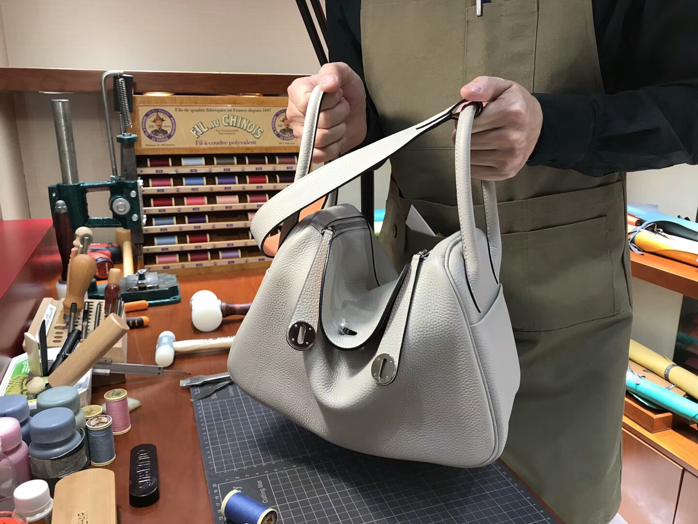 爱马仕 HERMES Lindy 26/30cm 8u 冰川灰 blue glacier 银扣 配全套专柜原版包装