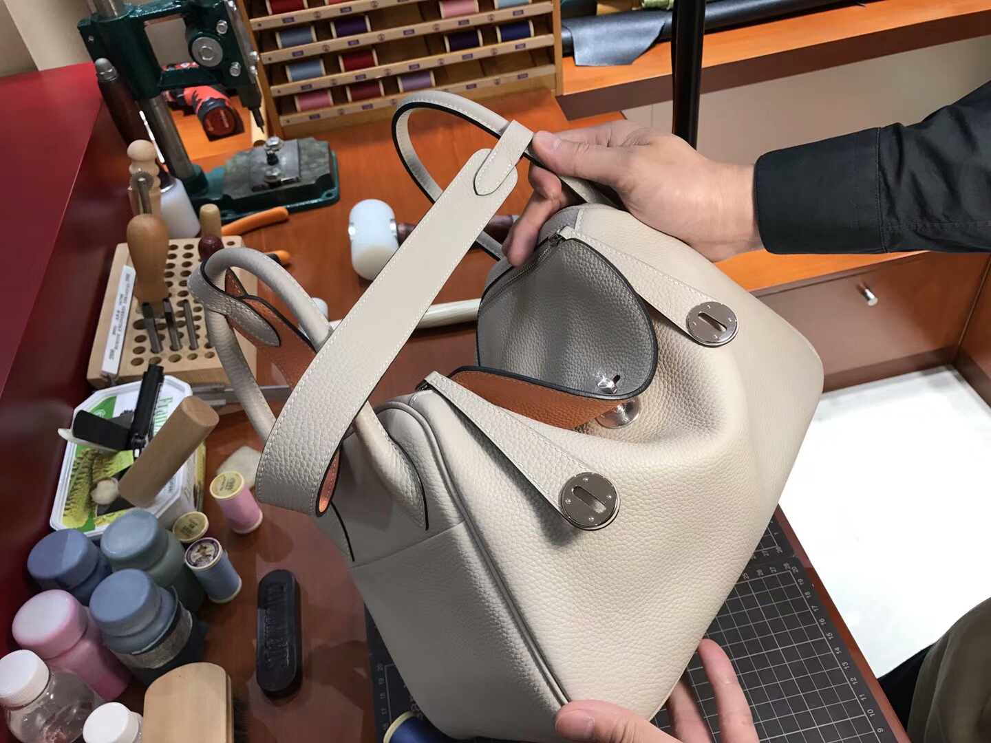 爱马仕 HERMES Lindy 26/30cm 8u 冰川灰 blue glacier 银扣 配全套专柜原版包装