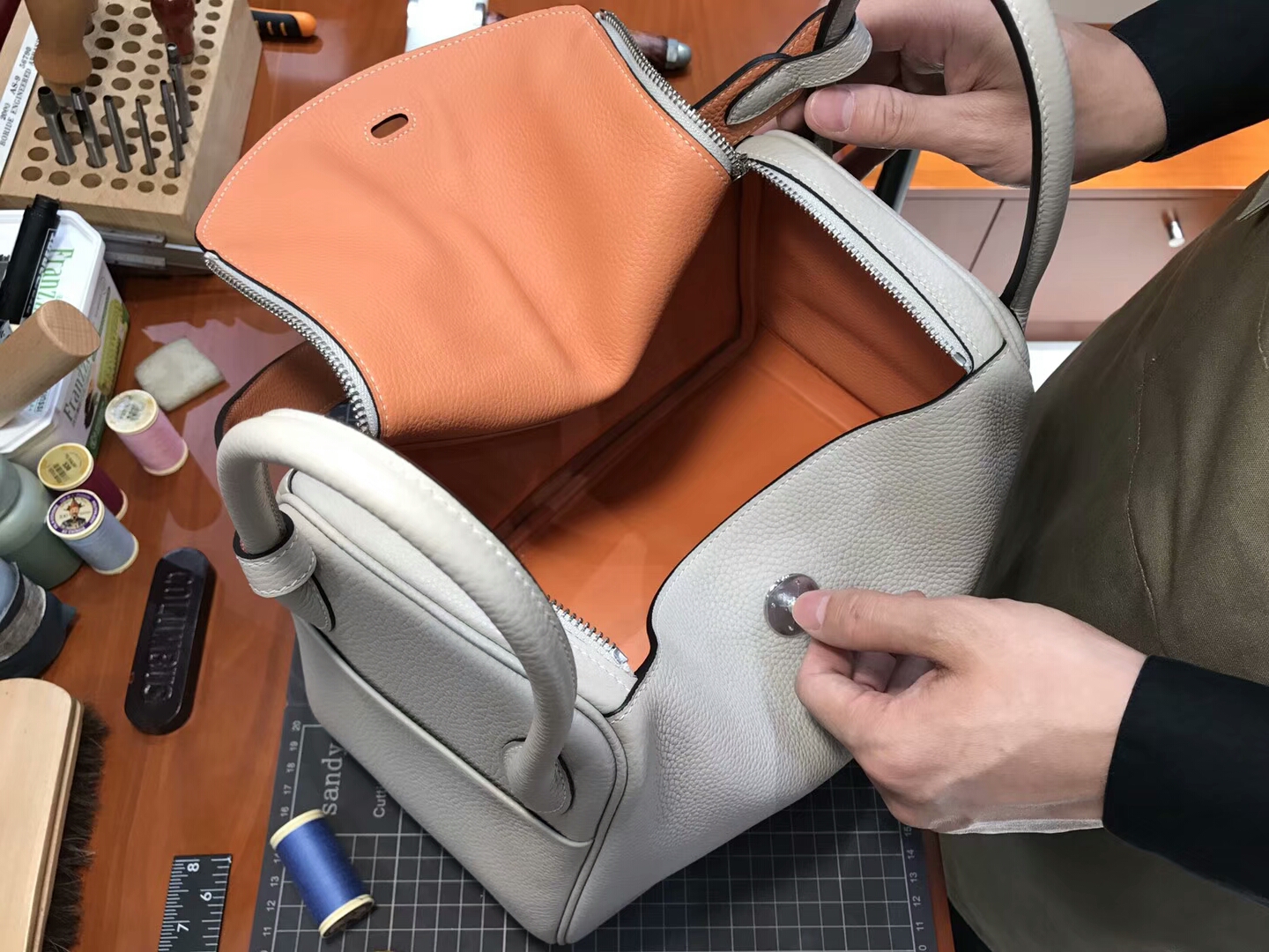 爱马仕 HERMES Lindy 26/30cm 8u 冰川灰 blue glacier 银扣 配全套专柜原版包装