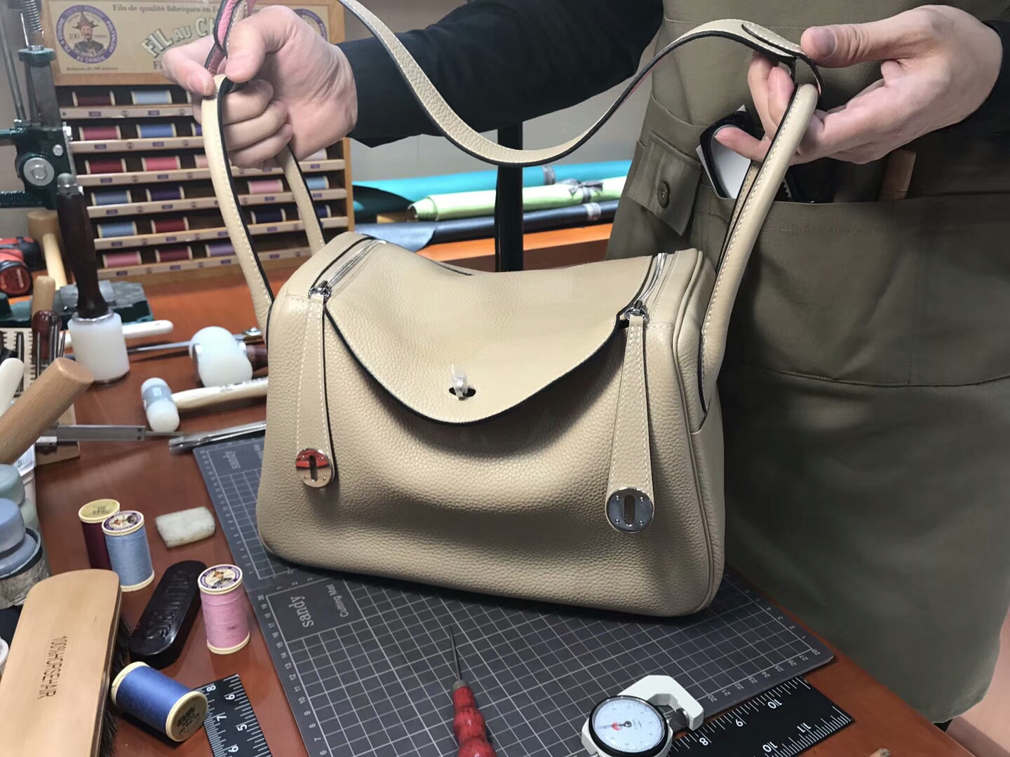 爱马仕 HERMES Lindy 26/30cm s2 风衣灰 trench 银扣