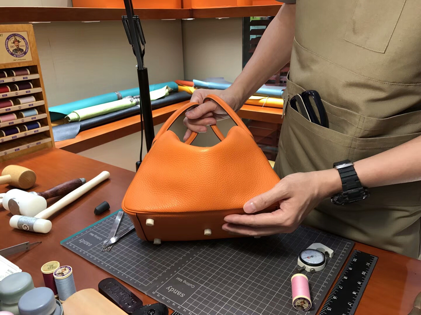 爱马仕 HERMES Lindy 26/30cm ck93 經典橙色 银扣 配全套专柜原版包装