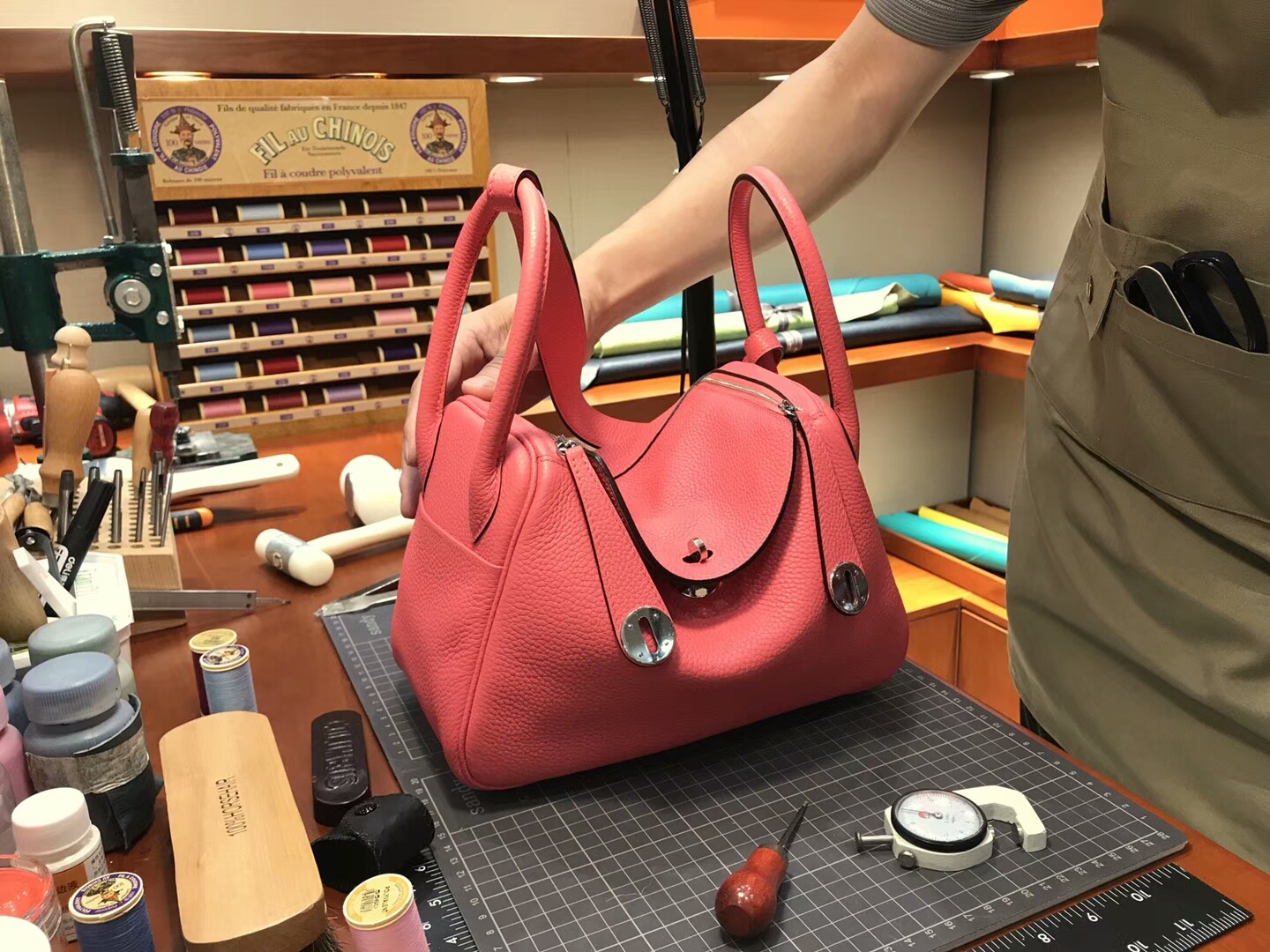 爱马仕 HERMES Lindy 26/30cm  t5 斋普尔粉 蜜桃粉 rose jaipur 银扣 配全套专柜原版包装