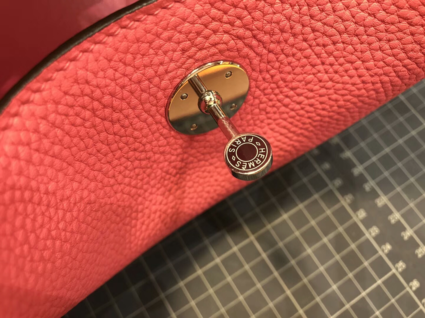 爱马仕 HERMES Lindy 26/30cm  t5 斋普尔粉 蜜桃粉 rose jaipur 银扣 配全套专柜原版包装