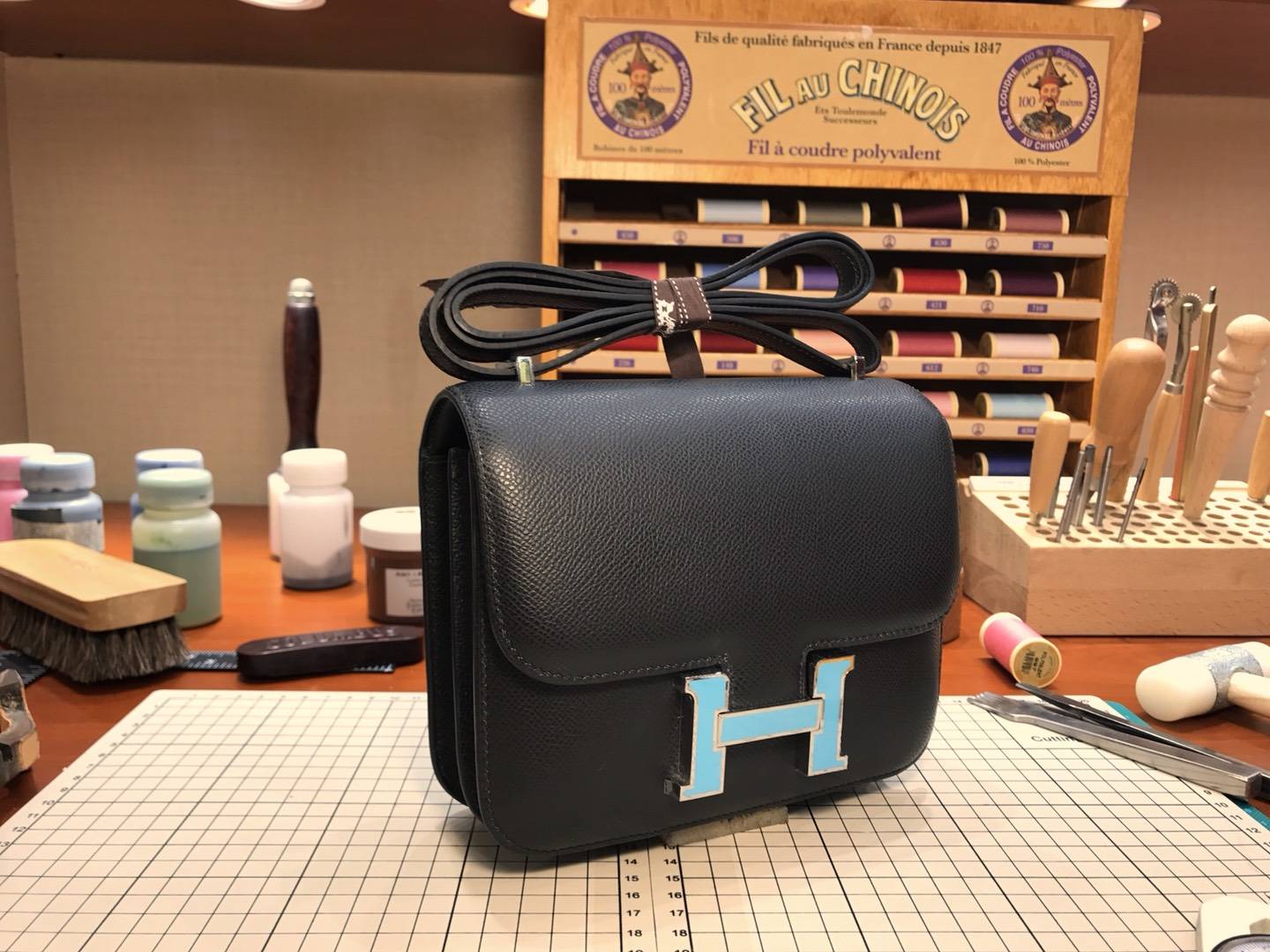HERMES 爱马仕 空姐包 Constance  BLACK 黑色 蓝色珐琅扣 配全套专柜原版包装