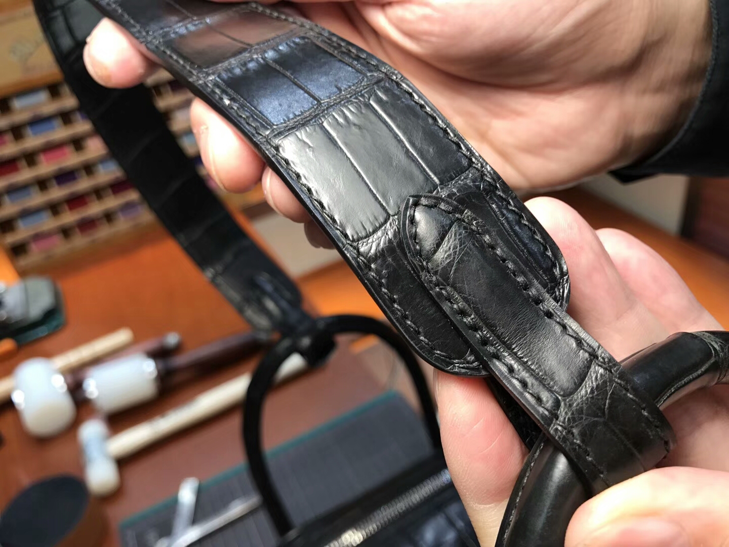 爱马仕 HERMES Lindy 26/30cm 哑光鳄鱼皮 BLACK 黑色 银扣 配全套专柜原版包装