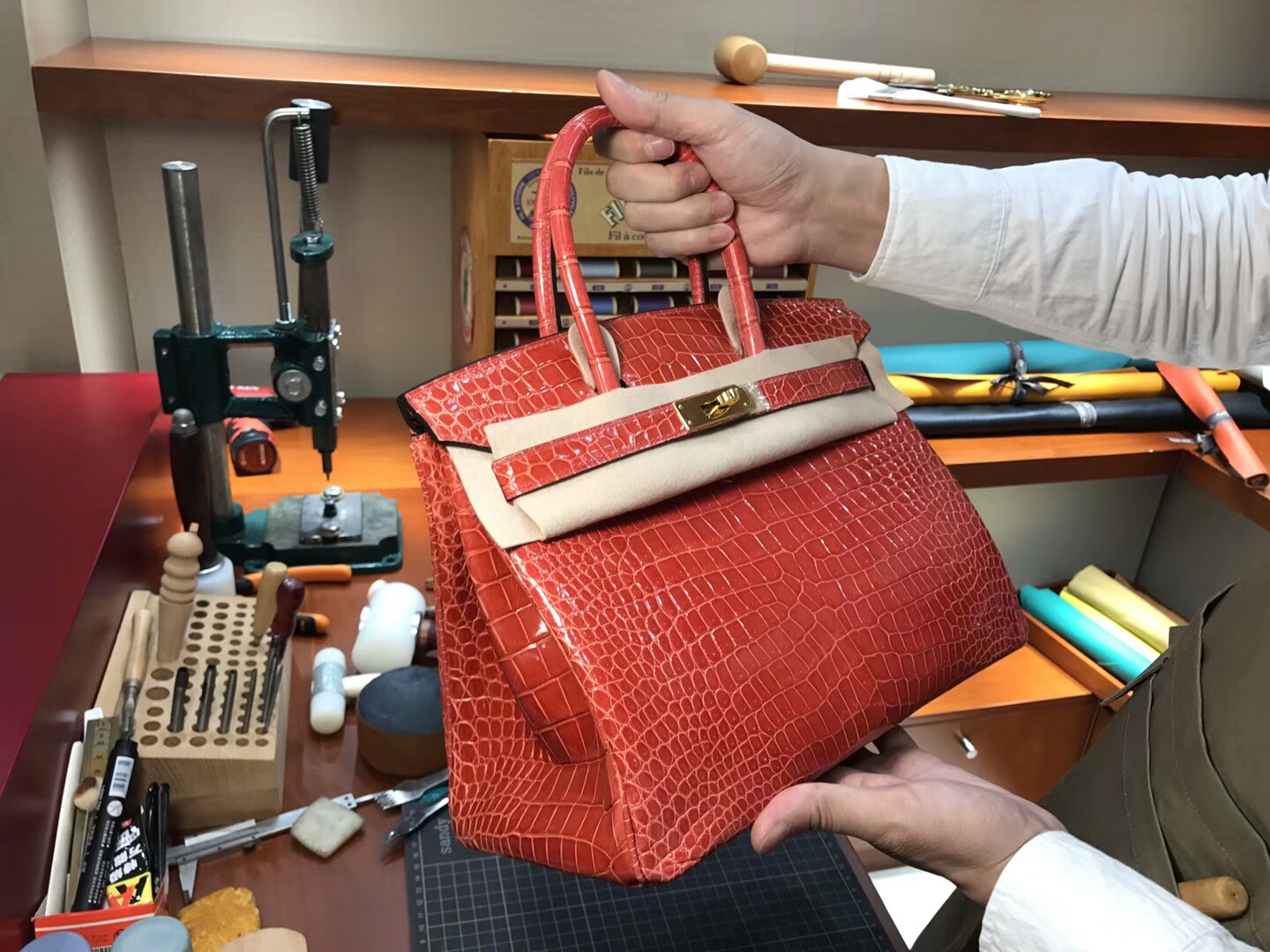 爱马仕 HERMES 铂金包 Birkin 25cm 配全套专柜原版包装 全球发售 鳄鱼 5K 艳橙色 蜜橘色 橘红色 Tangerine Orange
