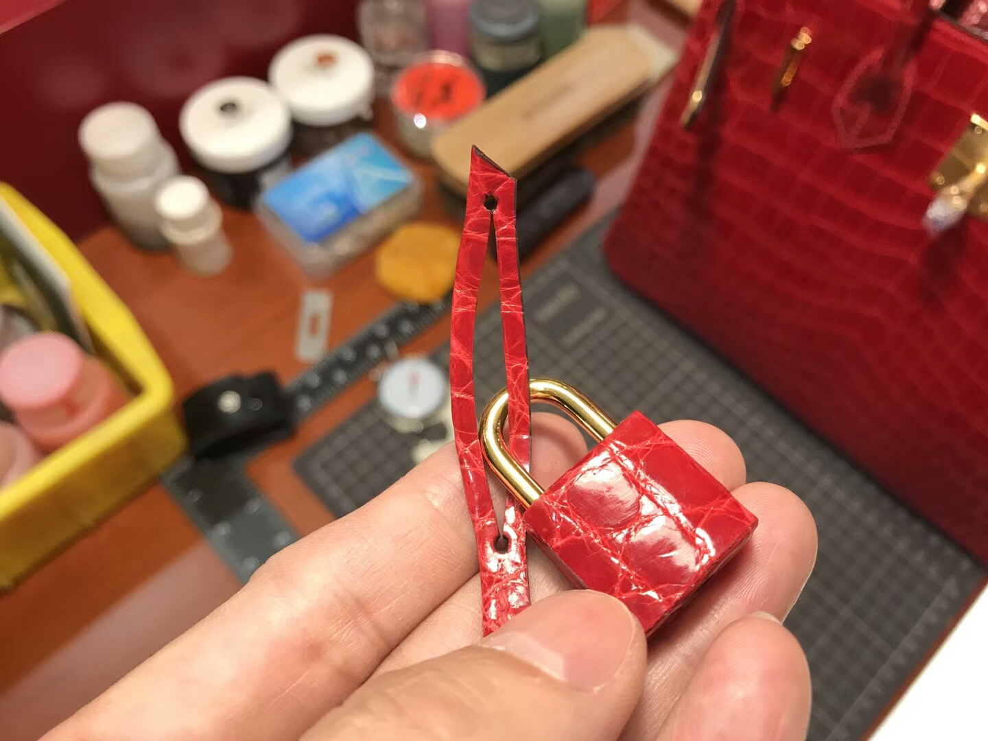爱马仕 HERMES 铂金包 Birkin 25cm 配全套专柜原版包装 全球发售 鳄鱼 F5 勃艮第酒红色 Bourgogne