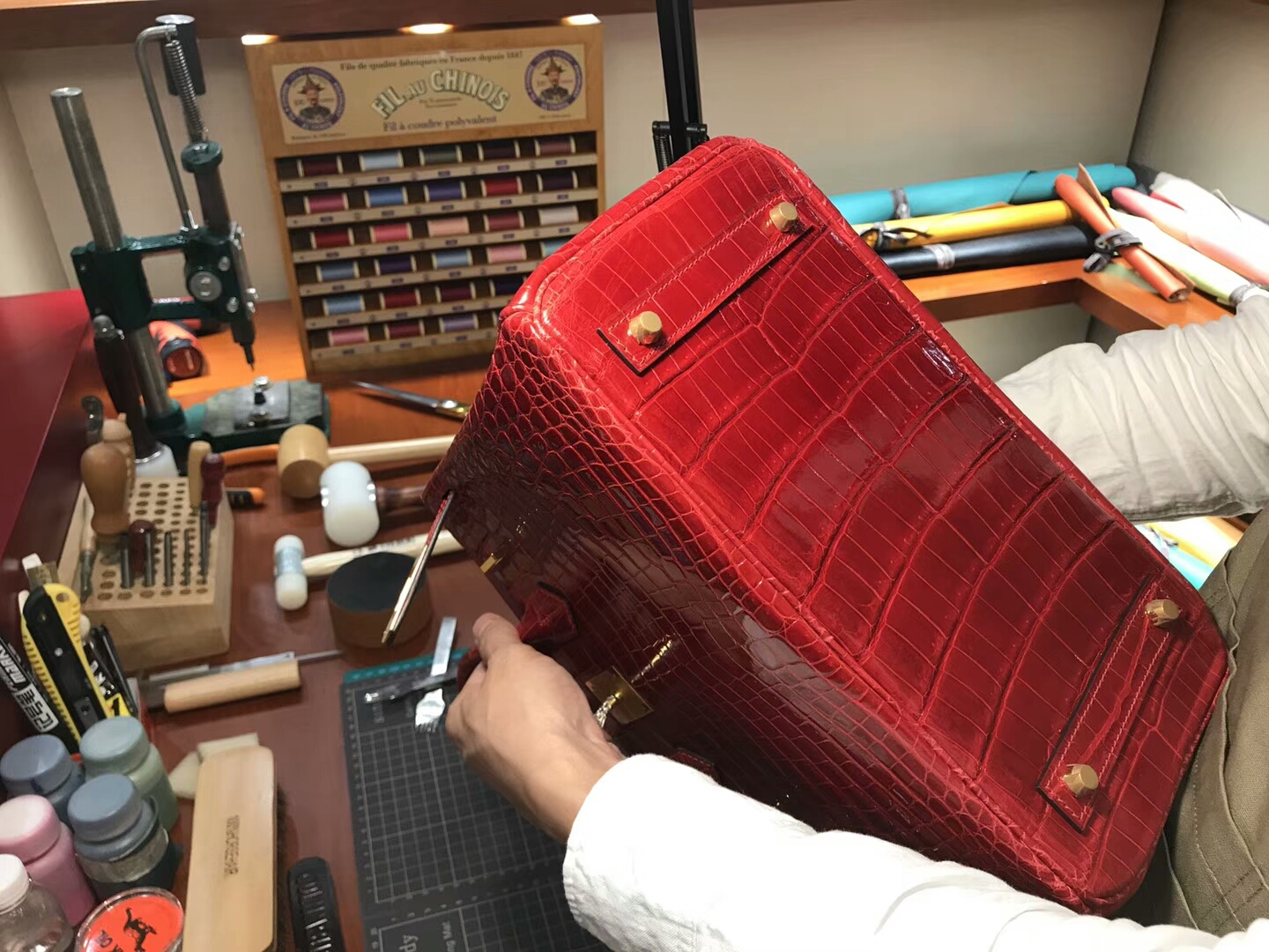 爱马仕 HERMES 铂金包 Birkin 25cm 配全套专柜原版包装 全球发售 鳄鱼 F5 勃艮第酒红色 Bourgogne