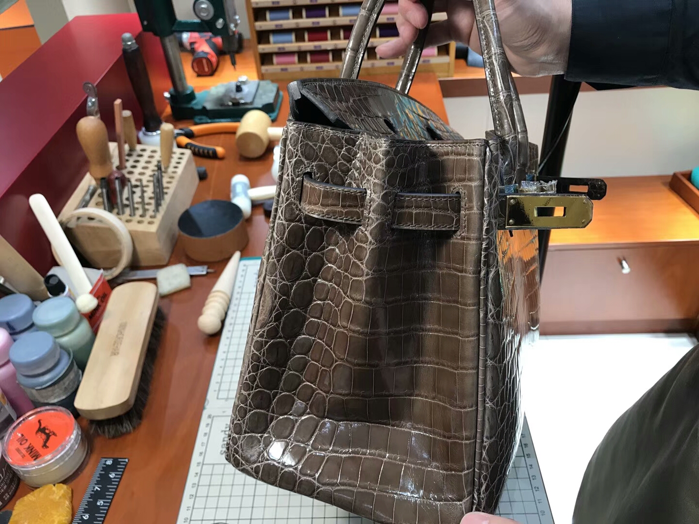 爱马仕 HERMES 铂金包 Birkin 25cm 配全套专柜原版包装 全球发售 鳄鱼 深啡色