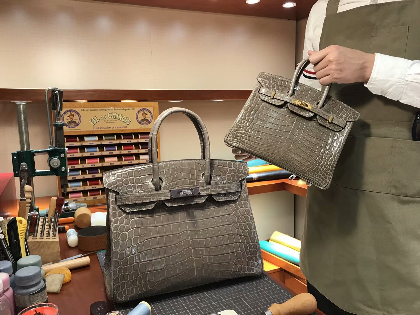 爱马仕 HERMES 铂金包 Birkin 25cm 配全套专柜原版包装 全球发售 鳄鱼  C81斑鸠灰