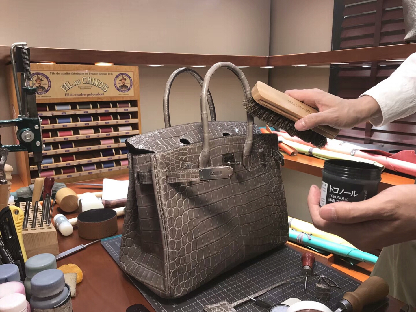 爱马仕 HERMES 铂金包 Birkin 25cm 配全套专柜原版包装 全球发售 鳄鱼  C81斑鸠灰