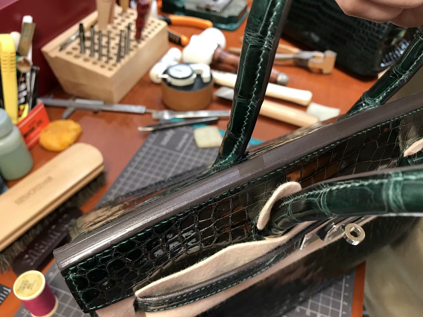 爱马仕 HERMES 铂金包 Birkin 25cm 配全套专柜原版包装 全球发售 鳄鱼 CK67祖母绿