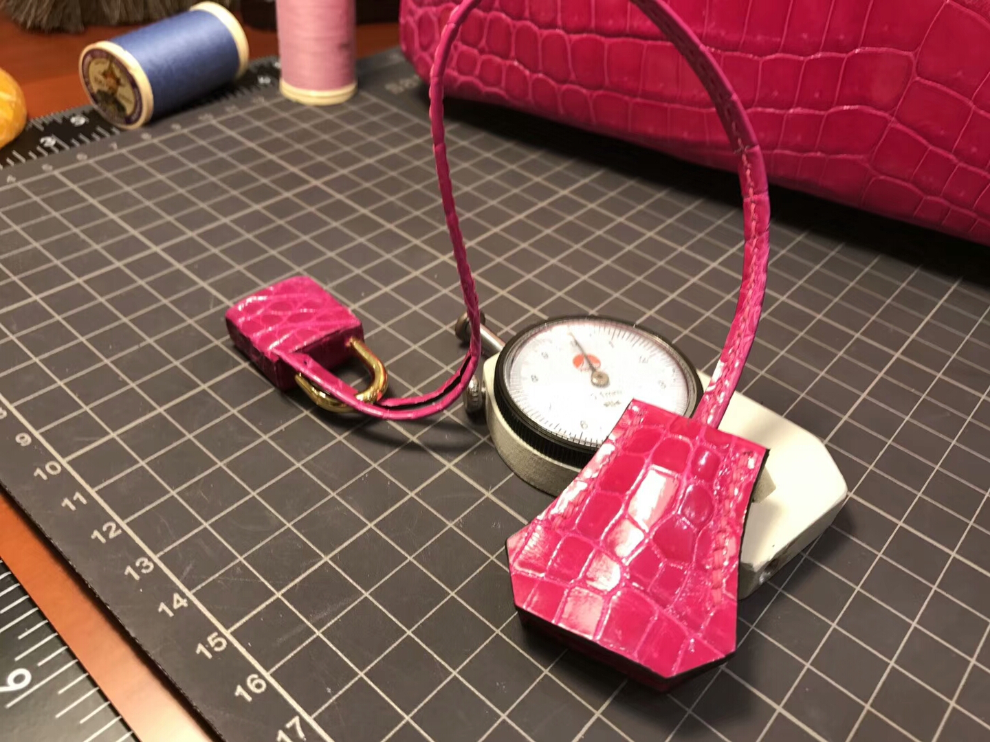 爱马仕 HERMES 铂金包 Birkin 25cm 配全套专柜原版包装 全球发售 鳄鱼 J5 天方夜谭粉紫 Scheherazade
