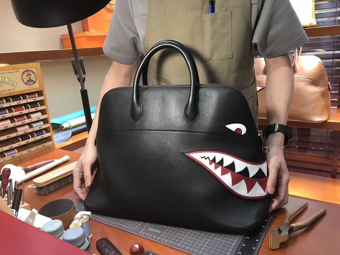 HERMES 爱马仕 鲨鱼保龄球包 配全套专柜原版包装 媲美专柜货源 BLACK 黑色