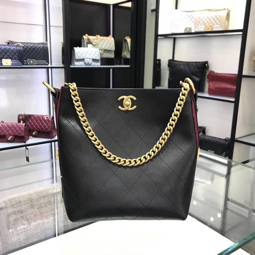 香奈儿 Chanel 嬉皮包 18秋冬小牛皮 古金金属扣 专柜同步 意大利定制级进口小牛皮 黑配红