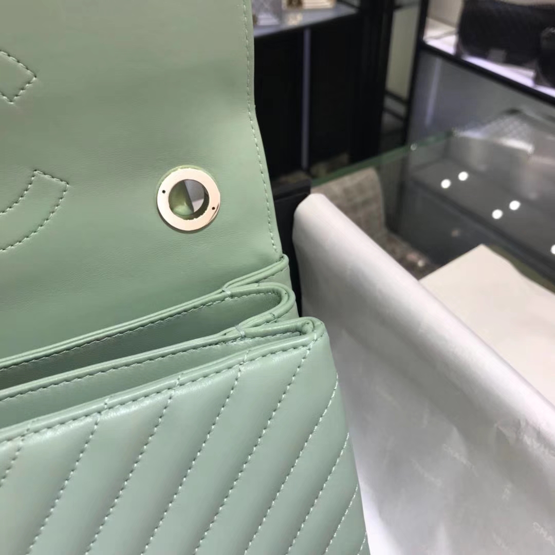 Chanel 香奈儿 Trendy CC 大V 小羊皮 抹茶绿 25cm 香槟金 现货