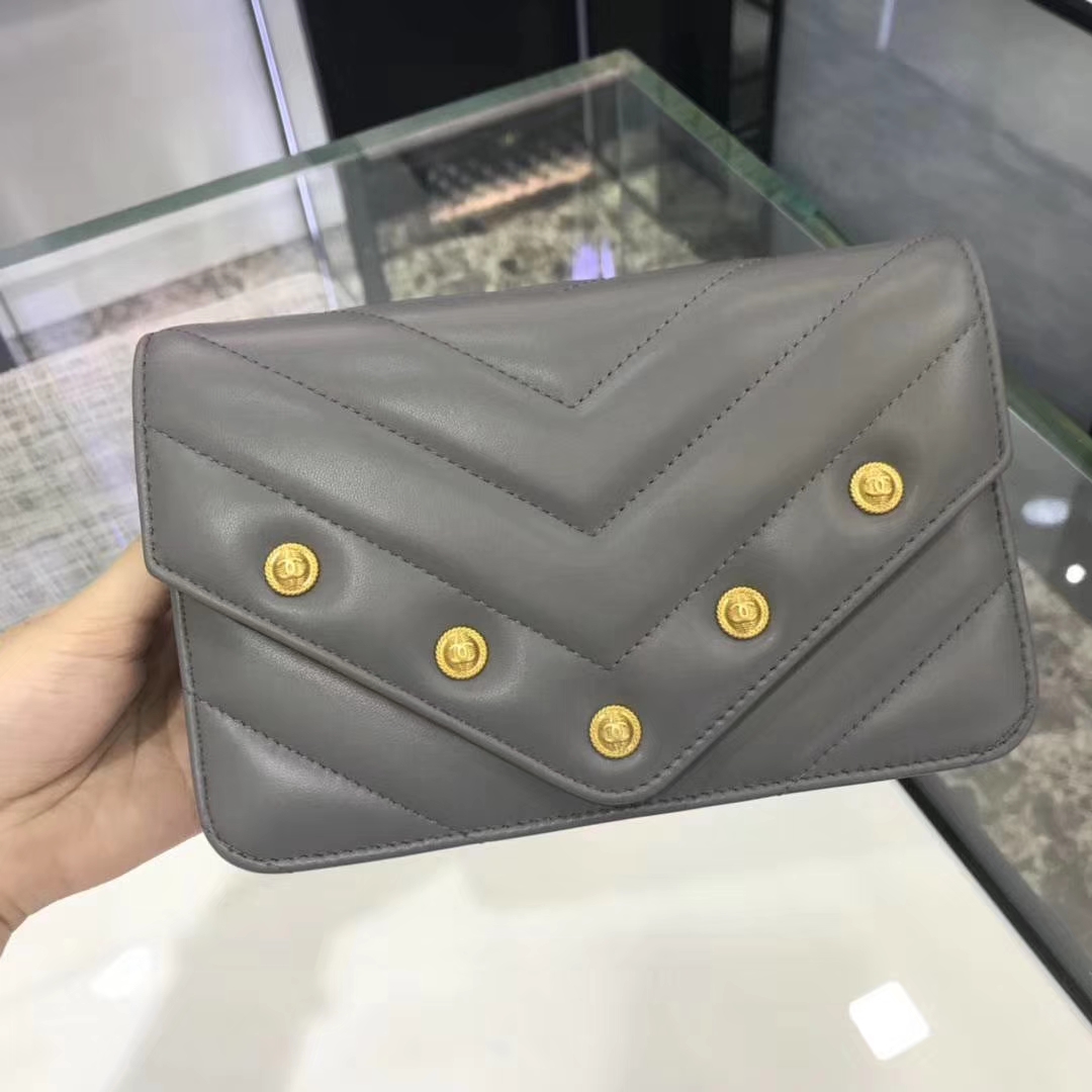 Chanel香奈儿最新款铆钉WOC 19cm 正品打版 YKK五金 灰色