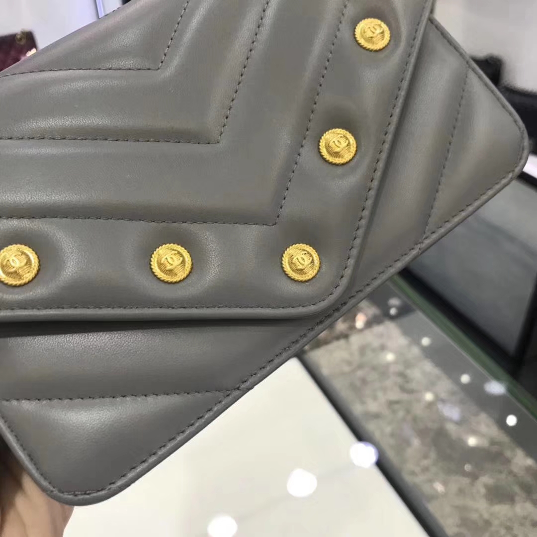 Chanel香奈儿最新款铆钉WOC 19cm 正品打版 YKK五金 灰色