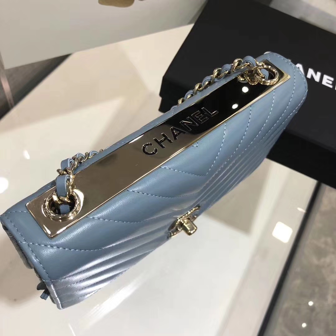 Chanel 香奈儿 WOC V字秀款 进口小羊皮 雾霾蓝 香槟金扣
