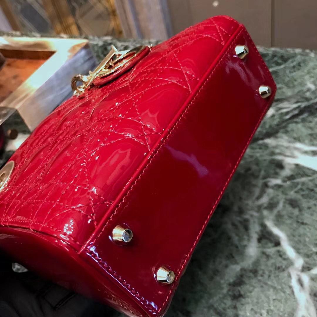 Dior 迪奥 戴妃包 Lady Dior 小号17cm漆皮 酒红色 金扣