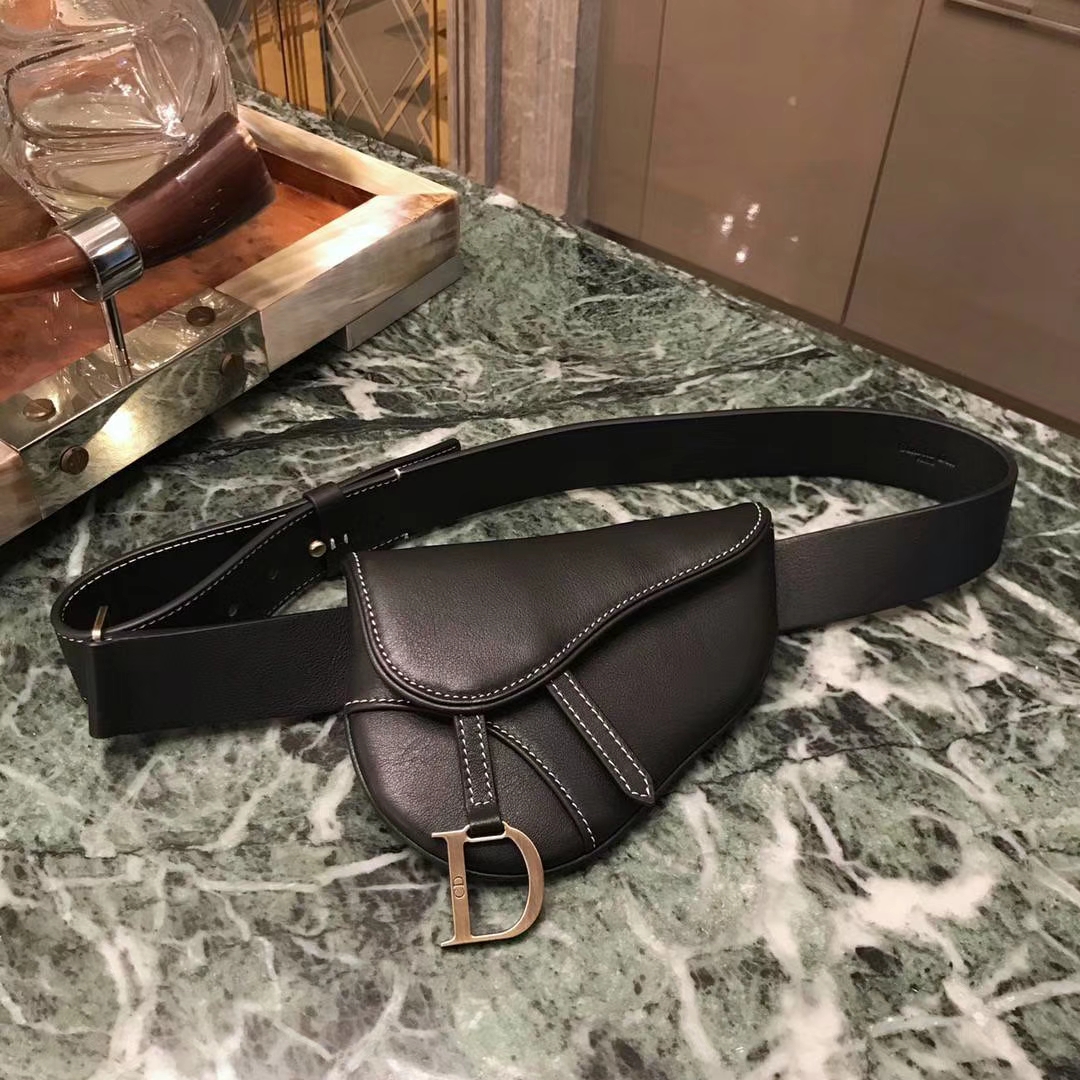 Dior 新款腰包 黑色 进口头层皮 小巧实用款