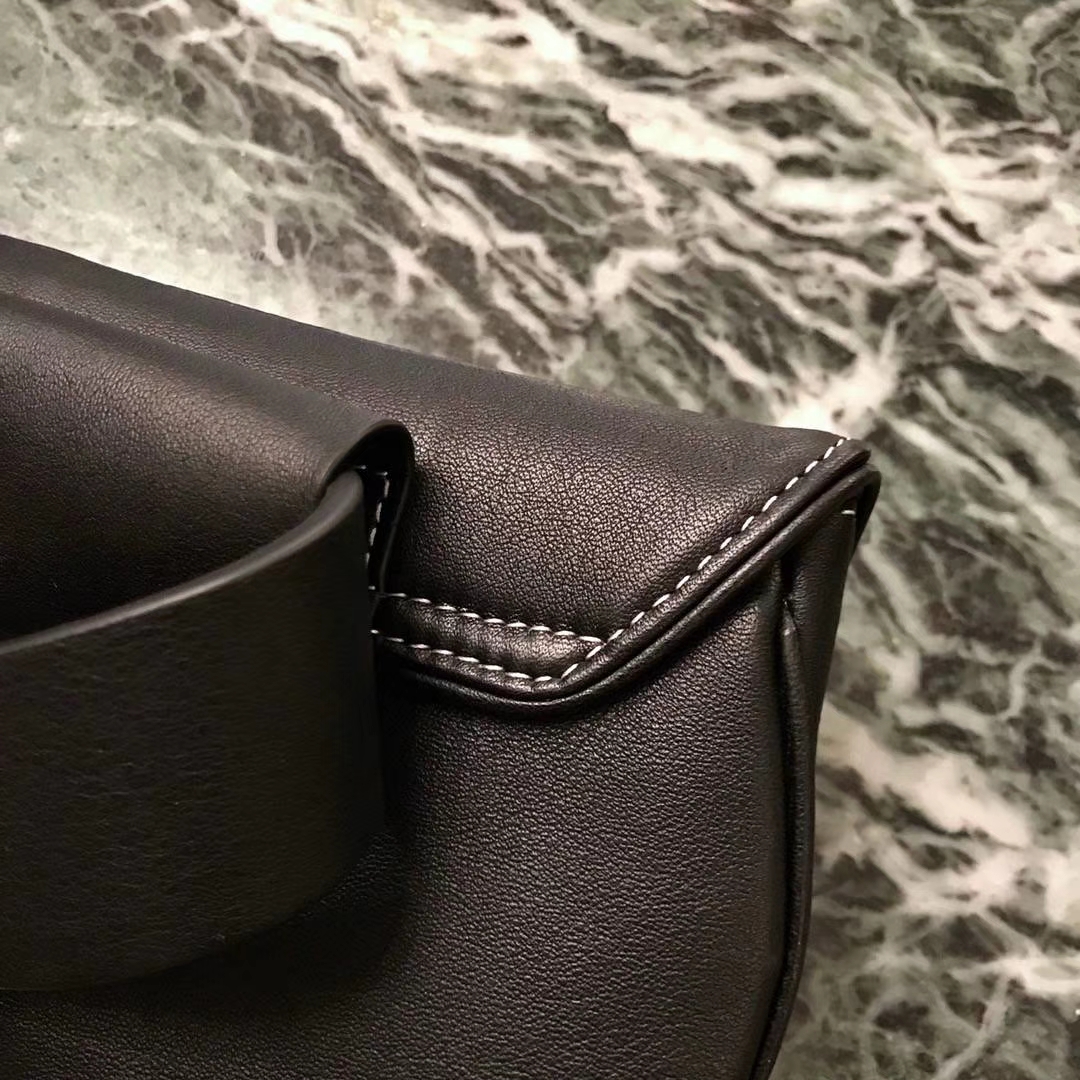 Dior 新款腰包 黑色 进口头层皮 小巧实用款