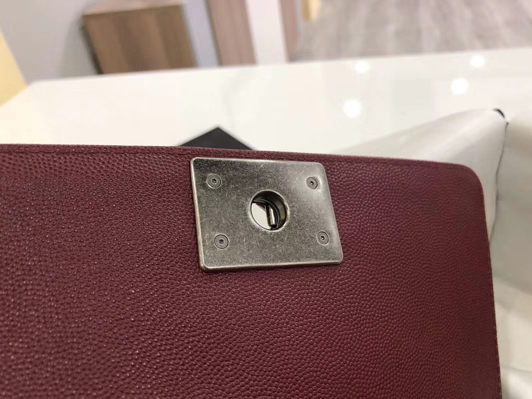 Chanel 香奈儿 Leboy Bag 大Vv款 小鱼子酱 枣红 20cm 古银扣