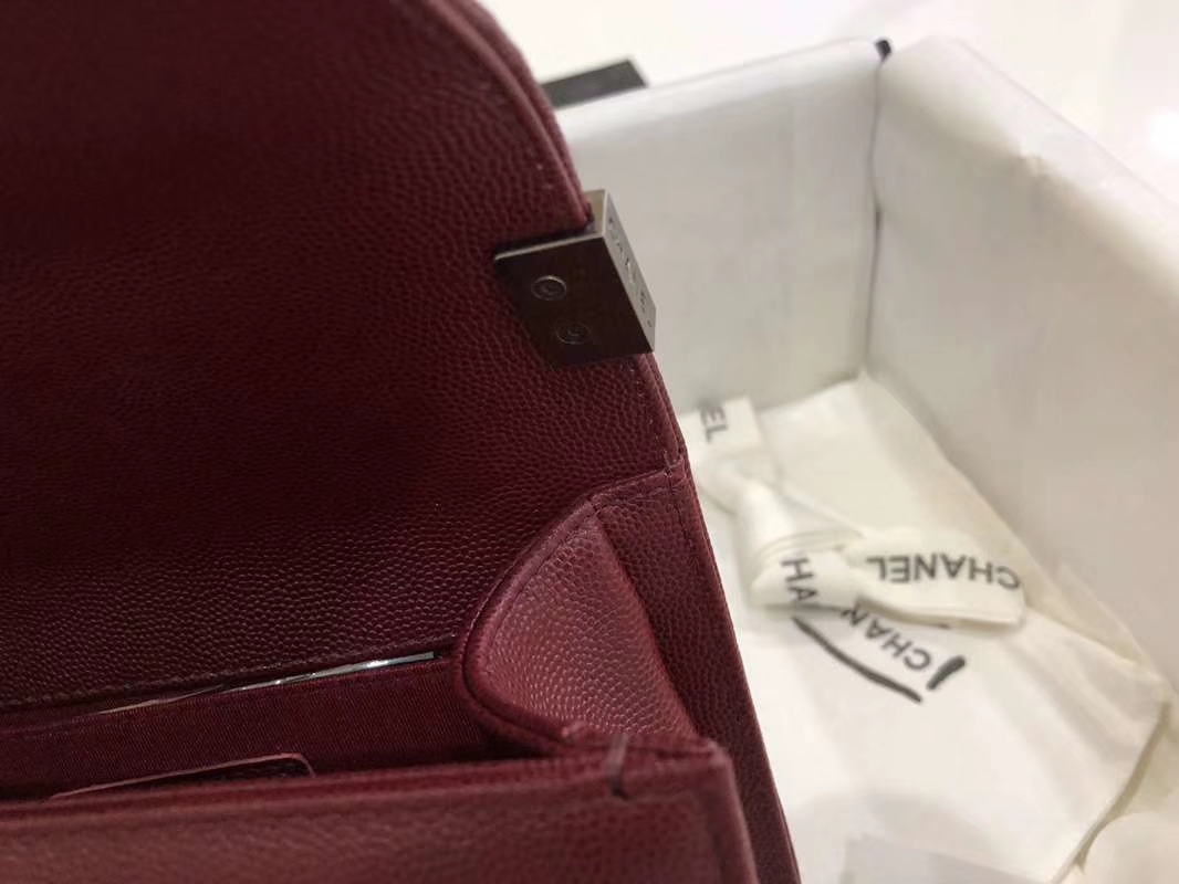 Chanel 香奈儿 Leboy Bag 大Vv款 小鱼子酱 枣红 20cm 古银扣