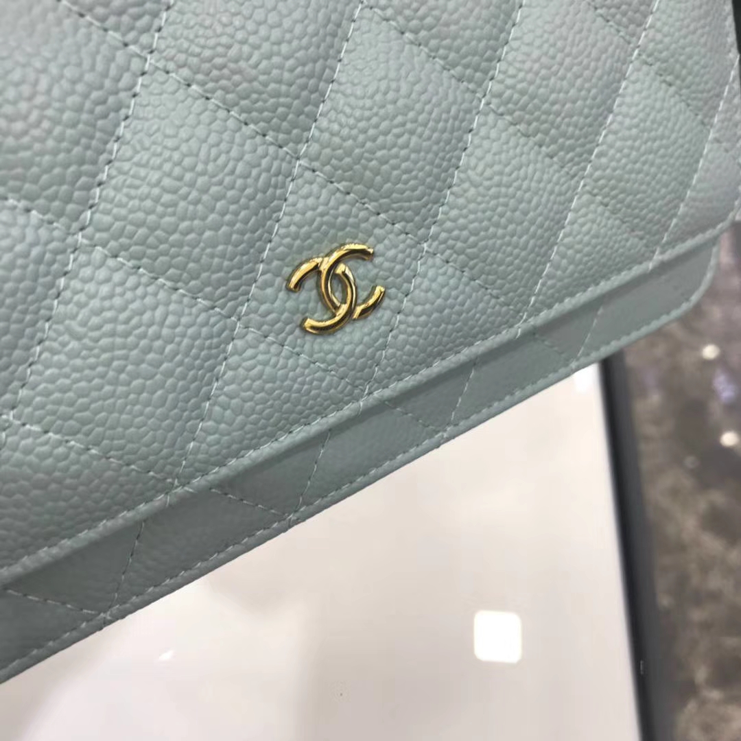 Chanel 香奈儿 WOC 19cm 原厂皮鱼子酱 浅蓝色 金扣