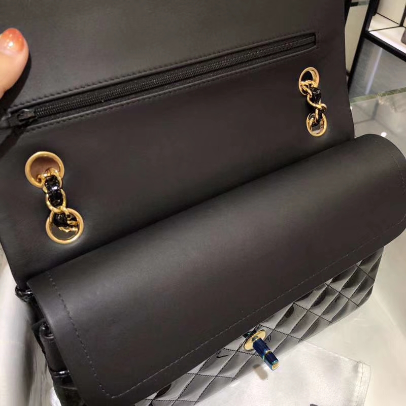 Chanel 香奈儿 Classic Flap Bag  进口漆皮 25cm 黑色 金扣