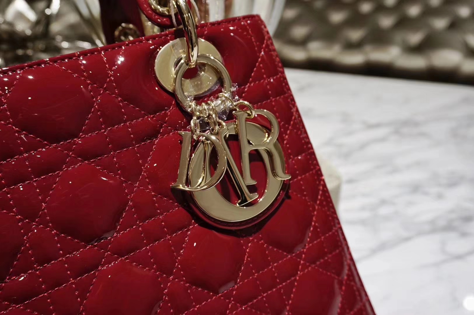 Dior 迪奥 五格漆皮酒红色  戴妃包 Lady Dior 最彰显女性魅力