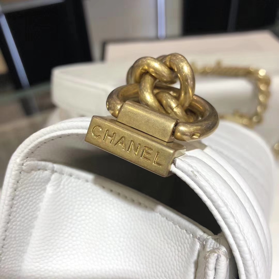 Chanel 香奈儿 leboy  进口小鱼子酱 V格款 白色 沙金 20cm