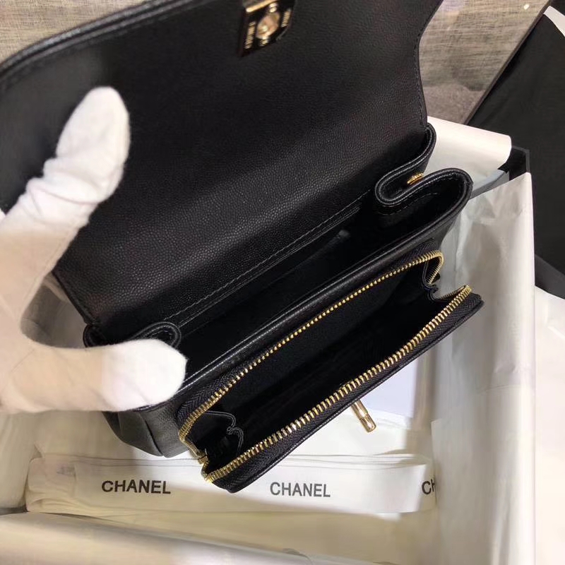 Chanel香奈儿 邮差包 20cm 黑色 进口小鱼子酱 香槟五金 现货