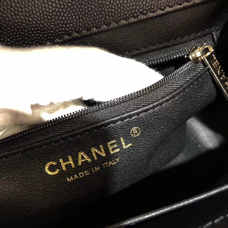 Chanel香奈儿 邮差包 20cm 黑色 进口小鱼子酱 香槟五金 现货