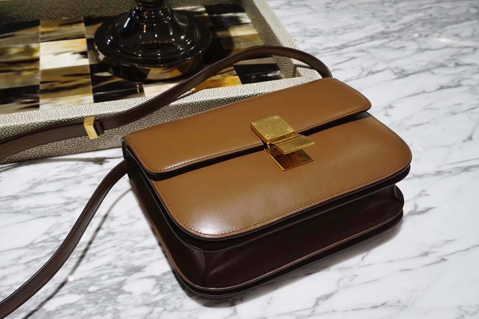 2018款专柜同步 Celine 思琳 box 焦糖色 新版本