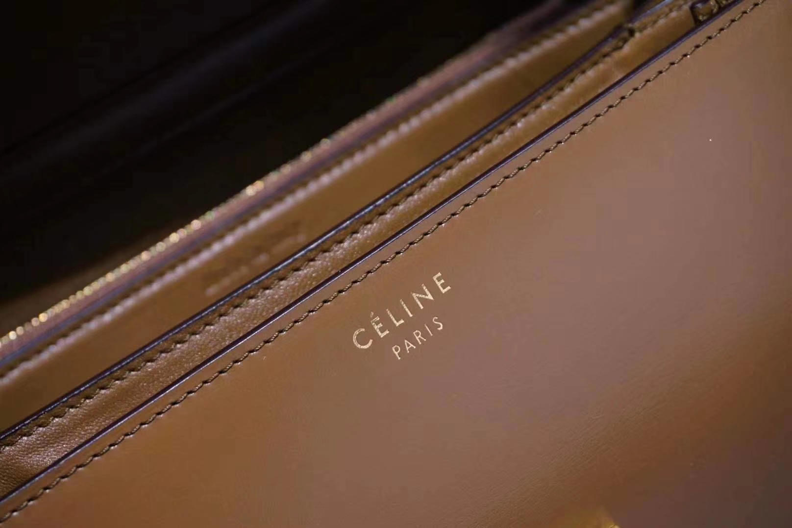 2018款专柜同步 Celine 思琳 box 焦糖色 新版本