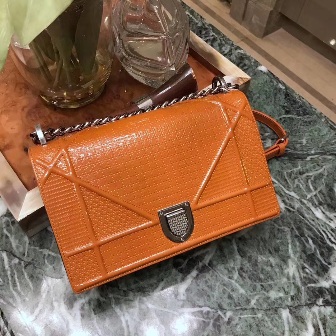 Dior 迪奥 腾格纹 牛皮压花蜜糖棕 25cm