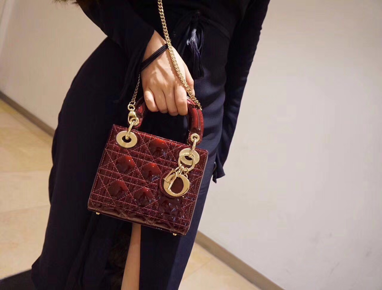 Dior 迪奥 戴妃包 Lady Dior 小号17cm漆皮 车厘子色 金扣