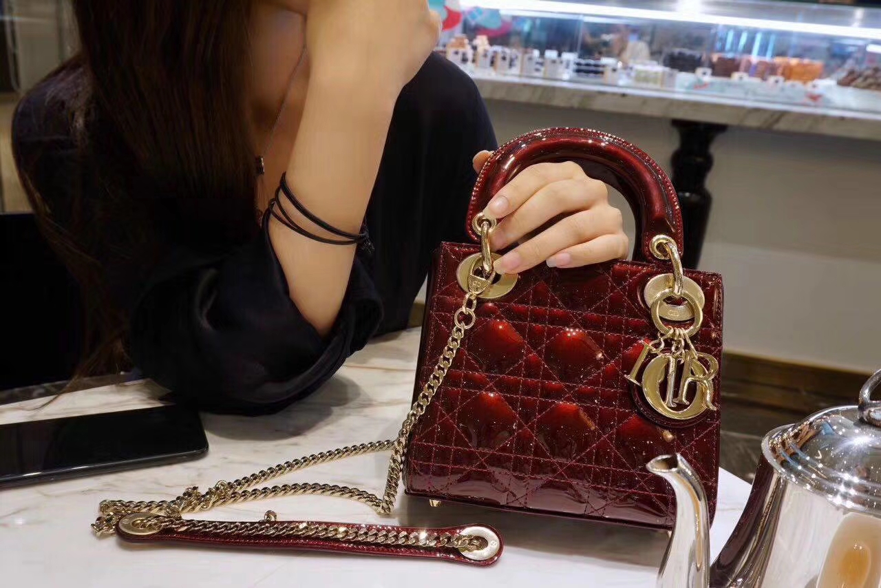 Dior 迪奥 戴妃包 Lady Dior 小号17cm漆皮 车厘子色 金扣