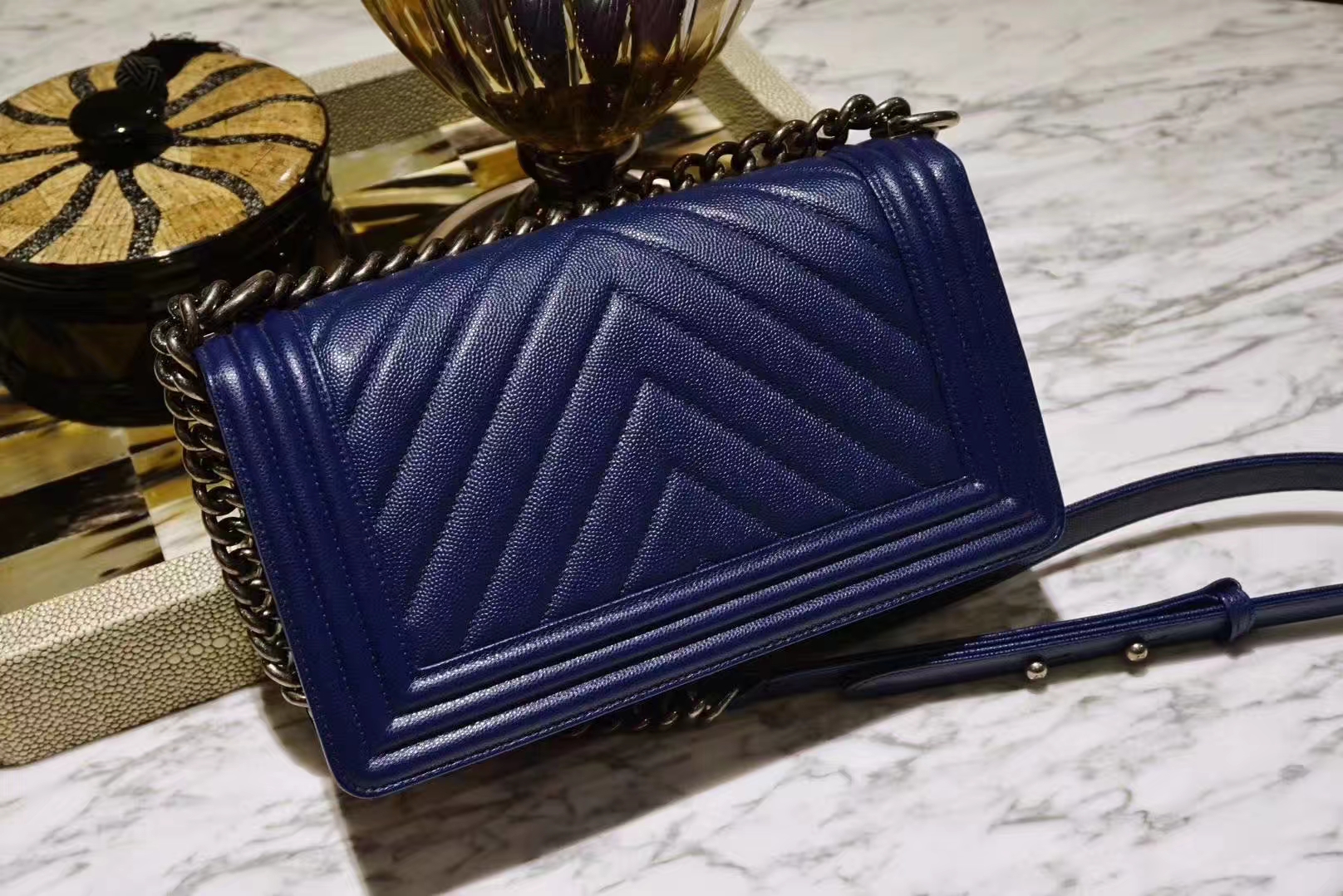 Chanel 香奈儿 Leboy系列 25cm 原厂皮小鱼子酱 海军蓝 古银五金～
