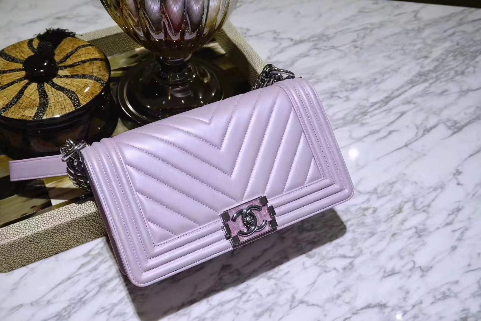 Chanel 香奈儿 Leboy系列 25cm 原厂小羊皮 珠光粉色 大理石纹琉璃五金