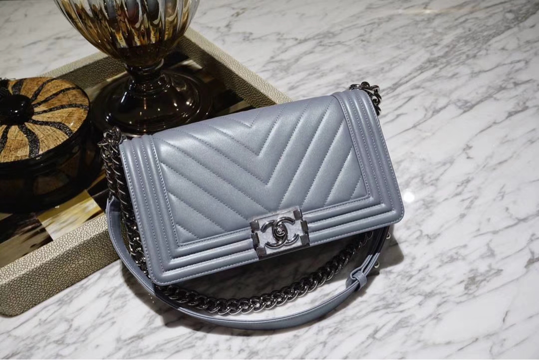 Chanel 香奈儿 Leboy系列 25cm 原厂树膏皮 黑色色 白银五金 V型