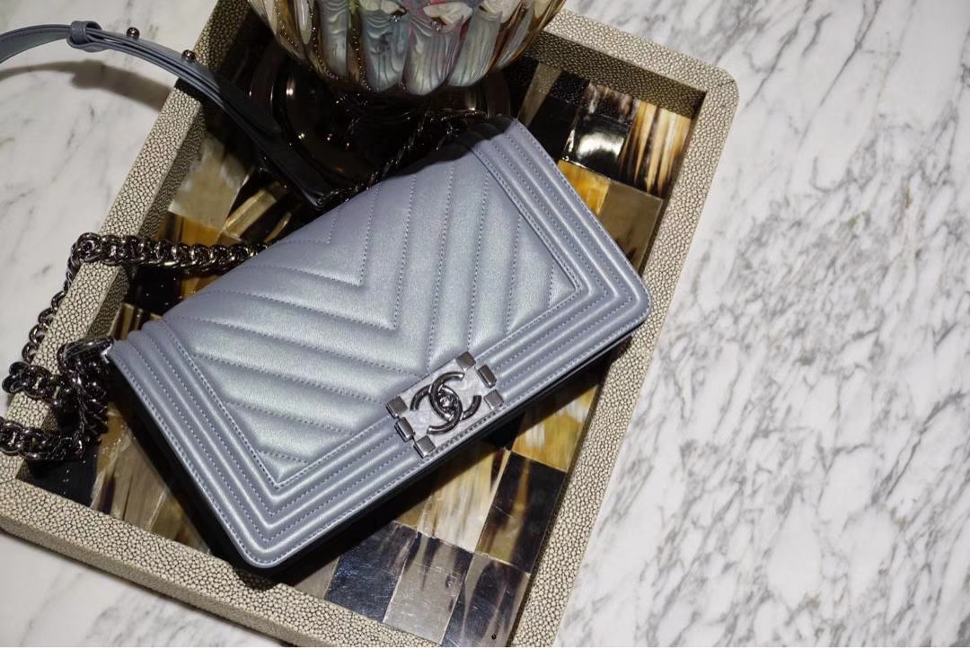 Chanel 香奈儿 Leboy系列 25cm 原厂树膏皮 黑色色 白银五金 V型