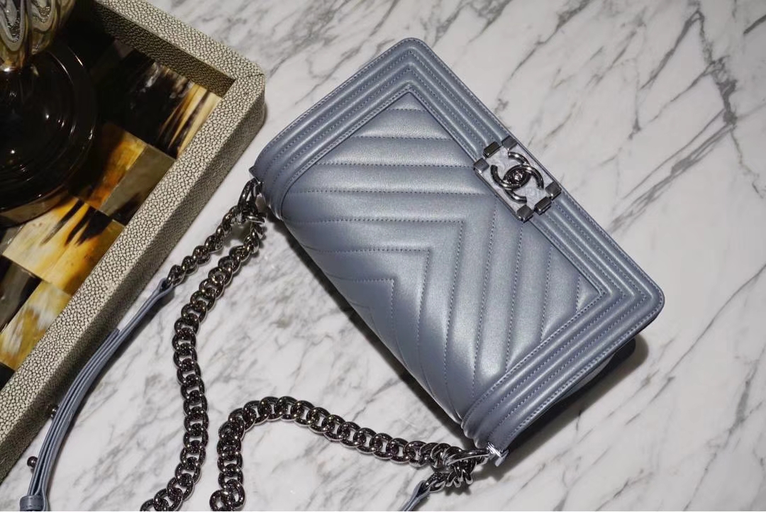 Chanel 香奈儿 Leboy系列 25cm 原厂树膏皮 黑色色 白银五金 V型