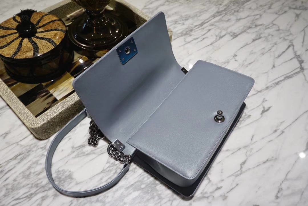 Chanel 香奈儿 Leboy系列 25cm 原厂树膏皮 黑色色 白银五金 V型