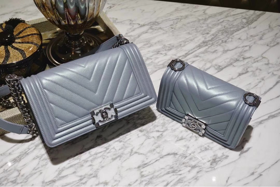 Chanel 香奈儿 Leboy系列 25cm 原厂树膏皮 黑色色 白银五金 V型