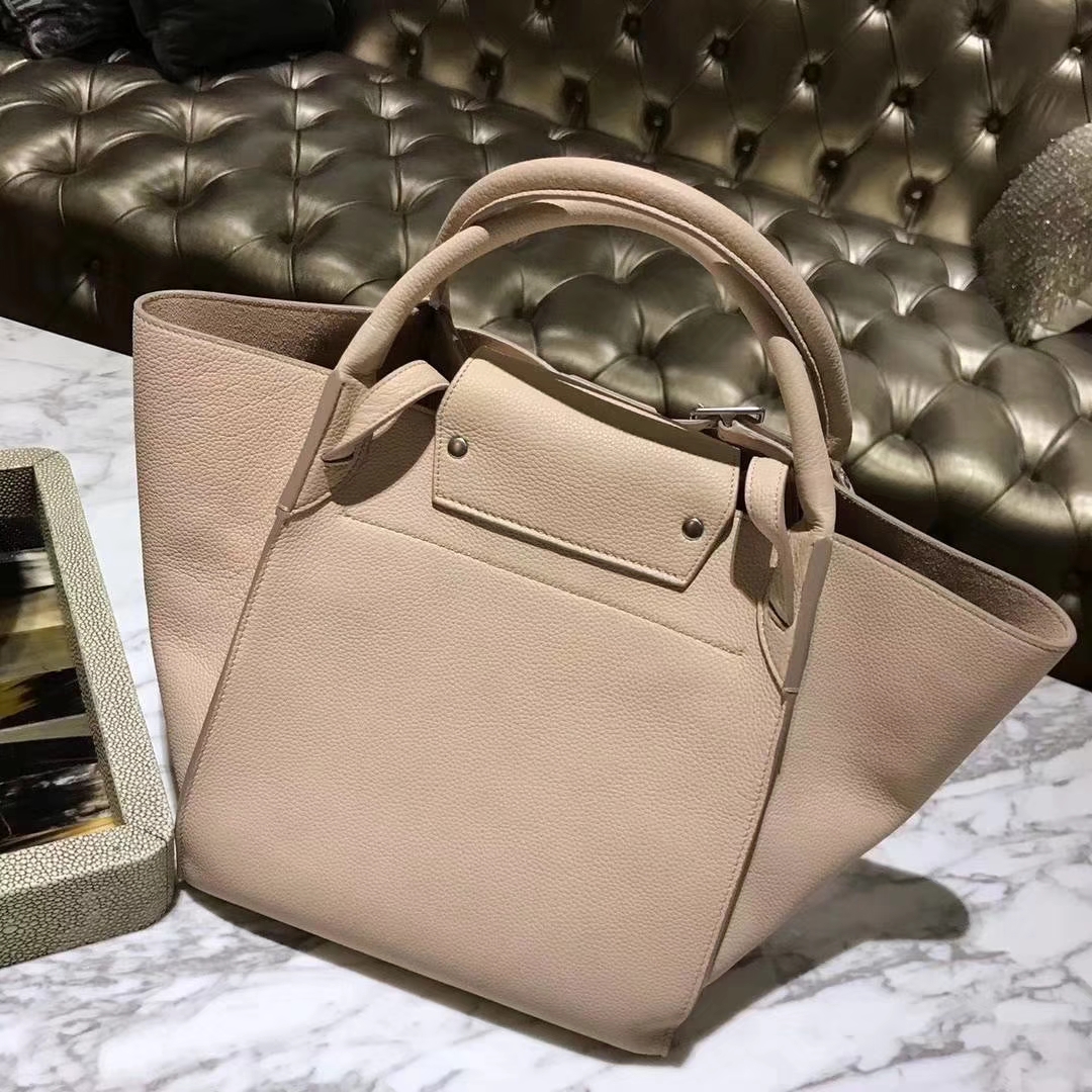 CÉLINE  购物袋   专柜同步发售  中号  24x26x22cm  裸粉色