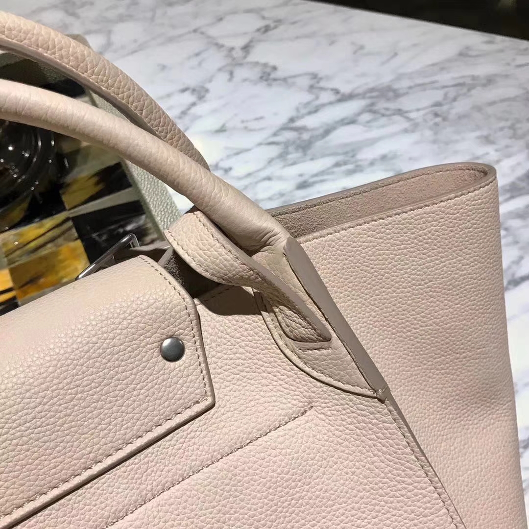 CÉLINE  购物袋   专柜同步发售  中号  24x26x22cm  裸粉色