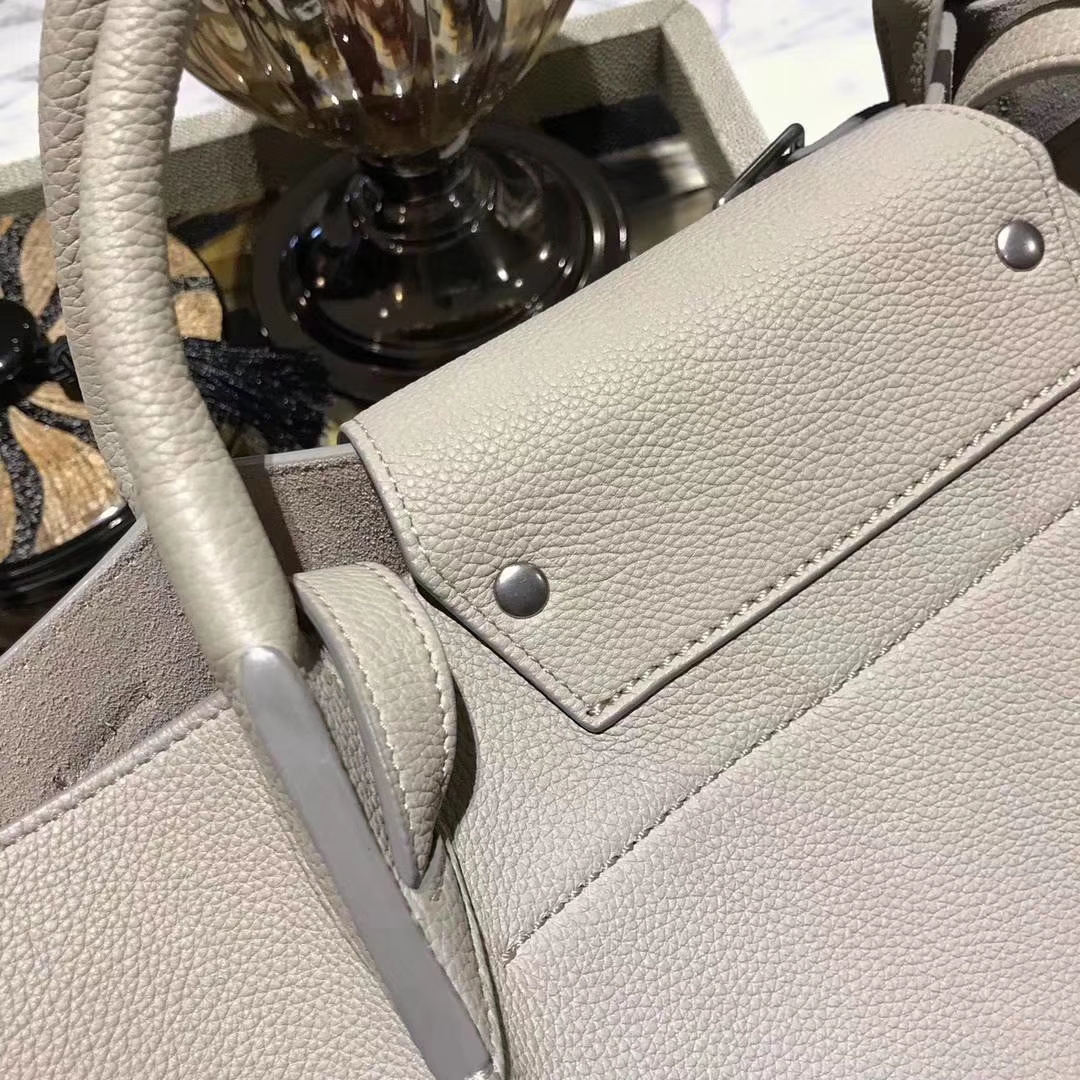 CÉLINE  购物袋   专柜同步发售  中号  24x26x22cm 米灰色